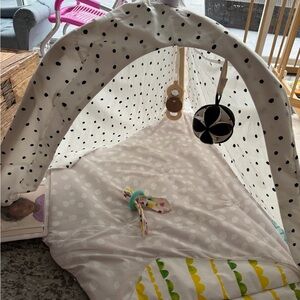 LOVEVERY The Play Gym